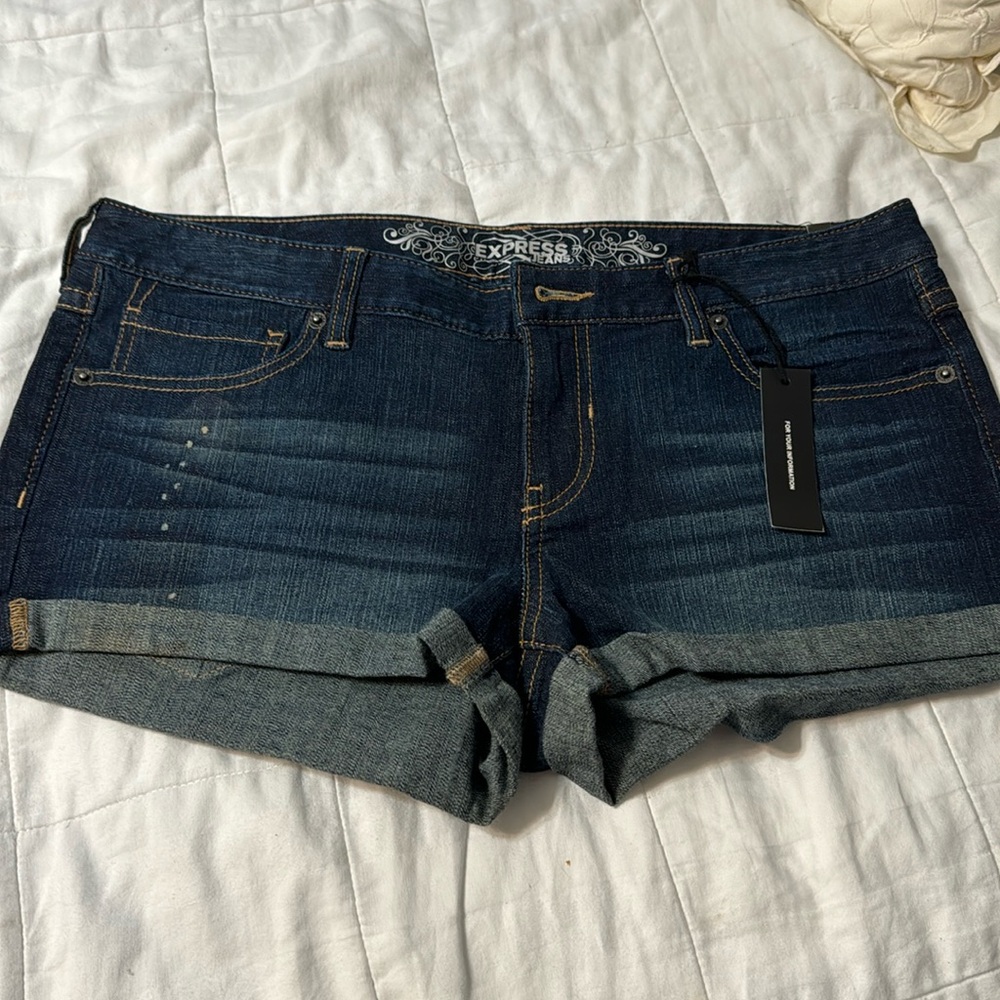 Express jeans  shorts new with tag size 10